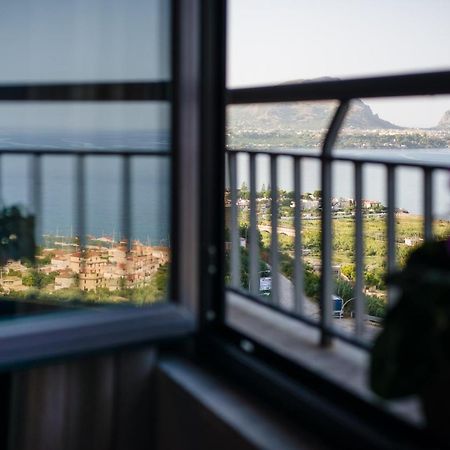 Hotel Villa Mare Altavilla Milicia Bagian luar foto