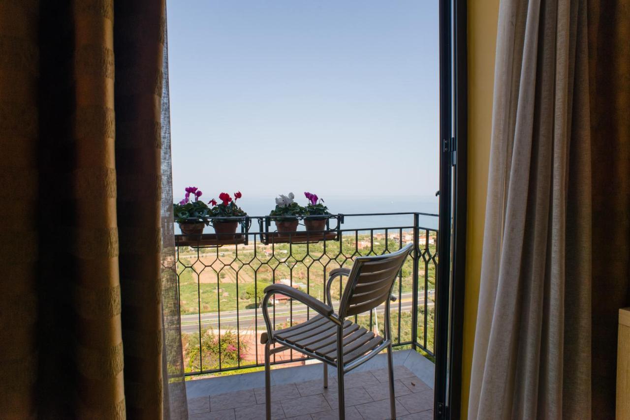 Hotel Villa Mare Altavilla Milicia Bagian luar foto