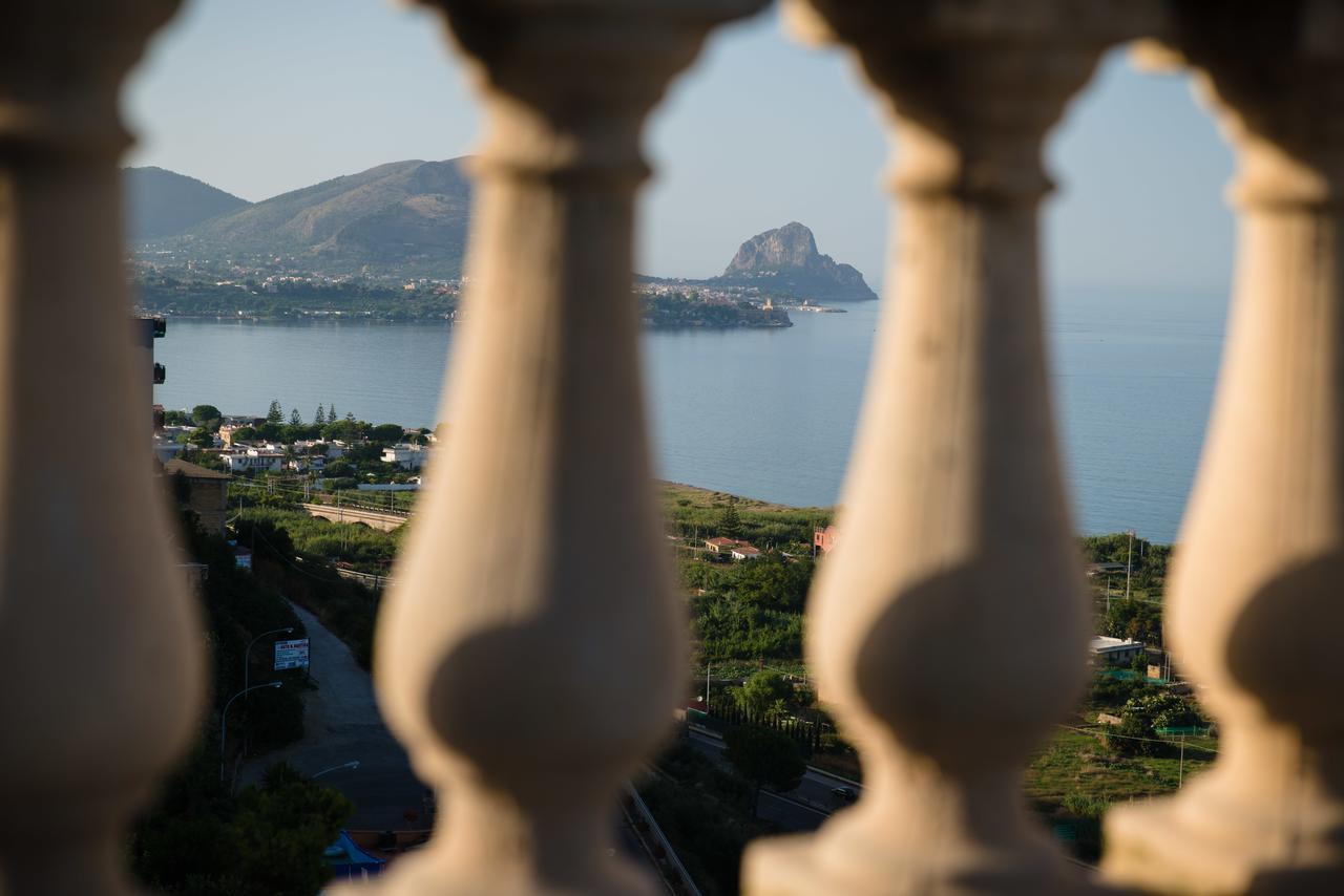 Hotel Villa Mare Altavilla Milicia Bagian luar foto
