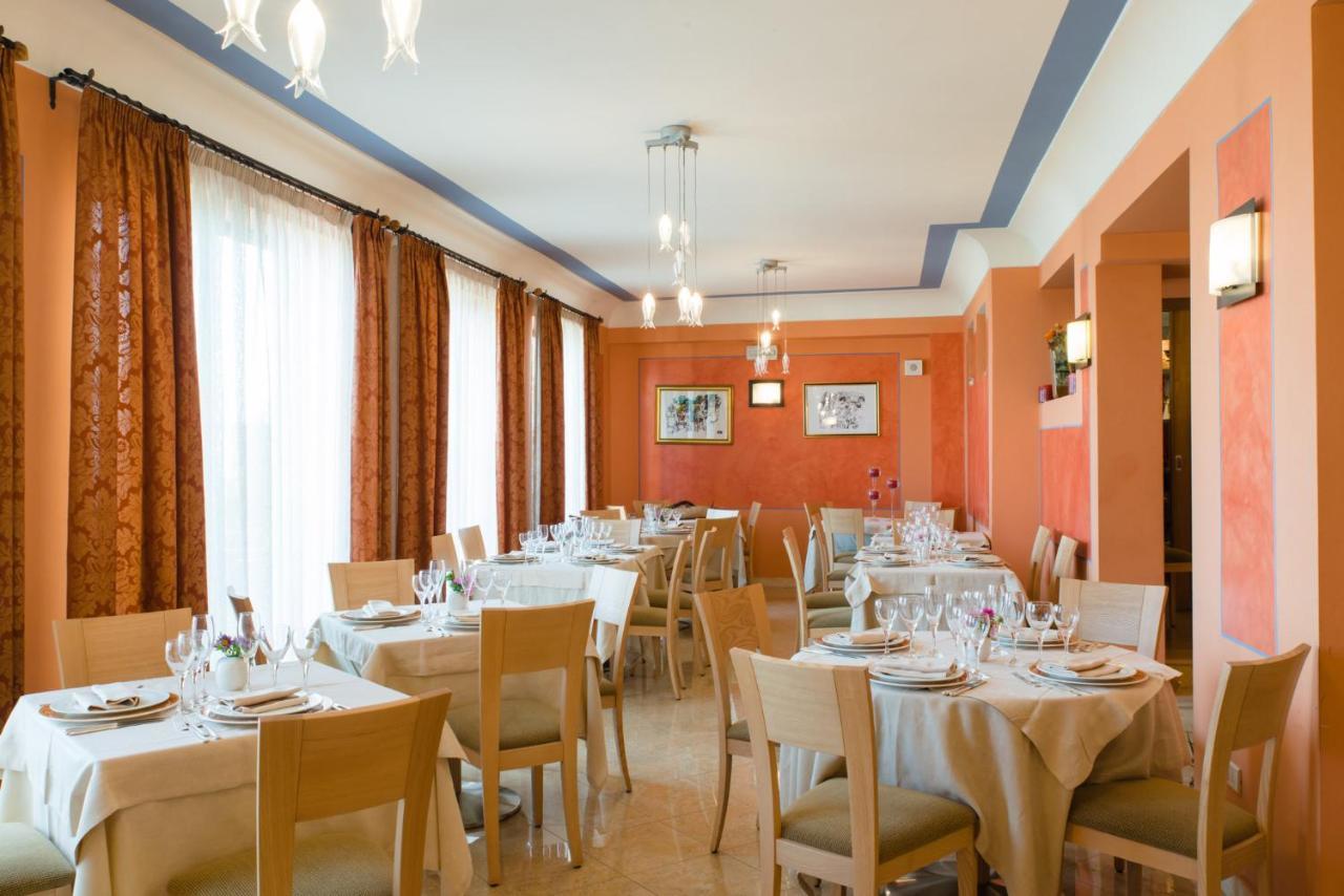 Hotel Villa Mare Altavilla Milicia Bagian luar foto